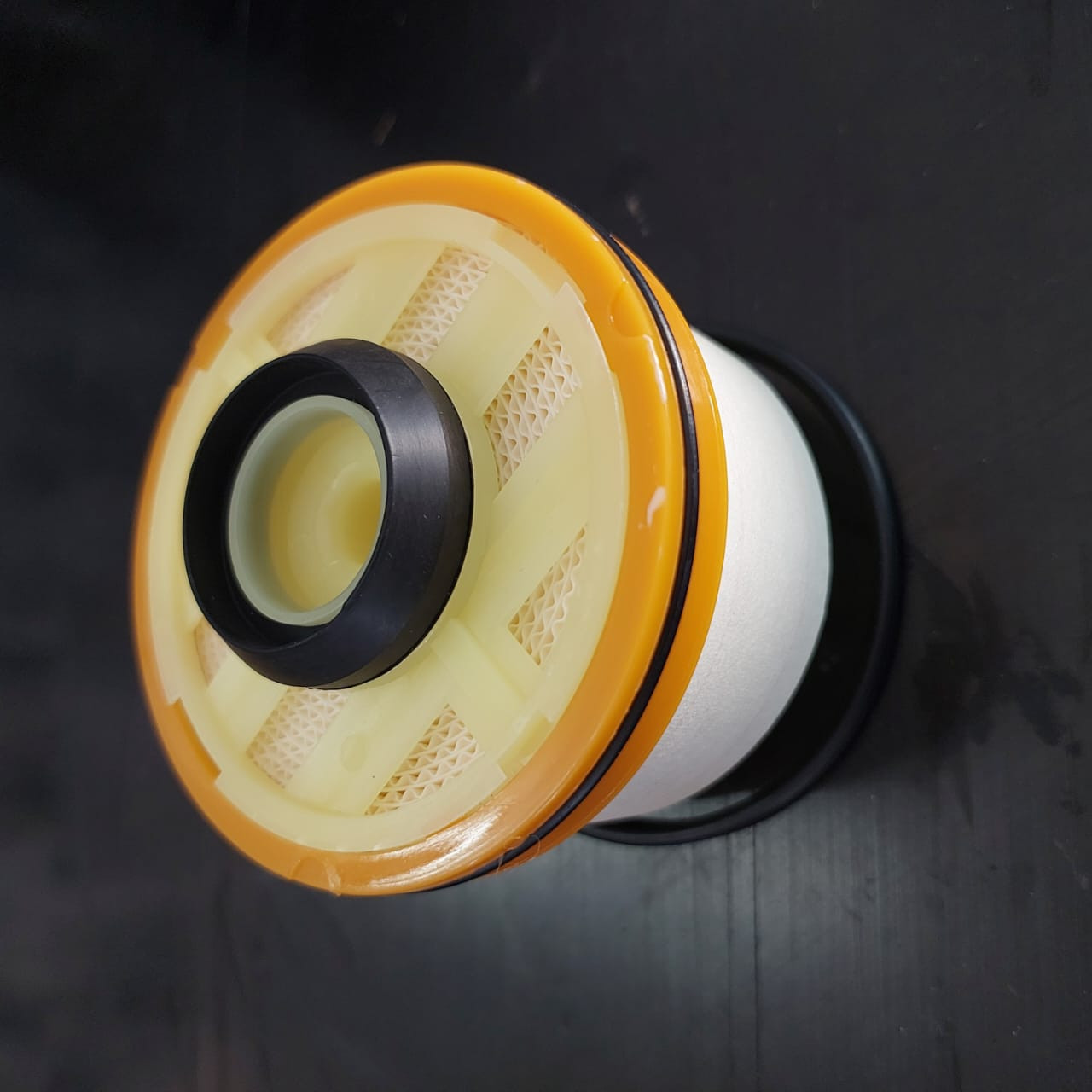 Fuel filter Diesel. Hilux , Isuzu, Quantum