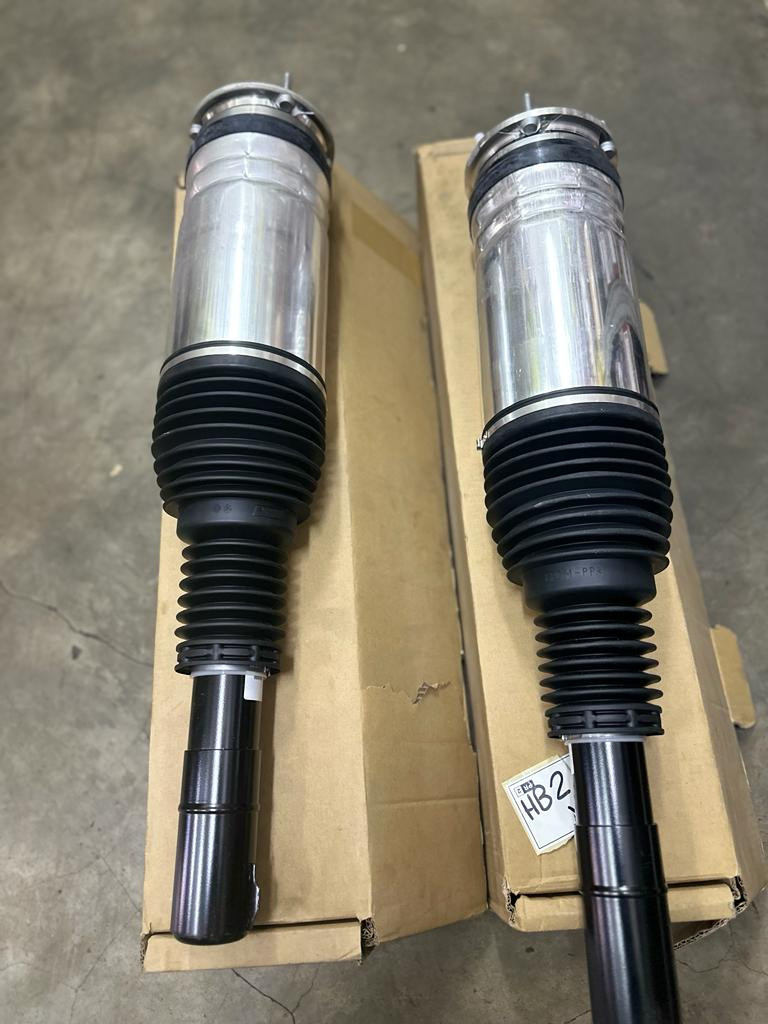 Front shocks Range Rover sport/Vogue 2014 to 2020 model